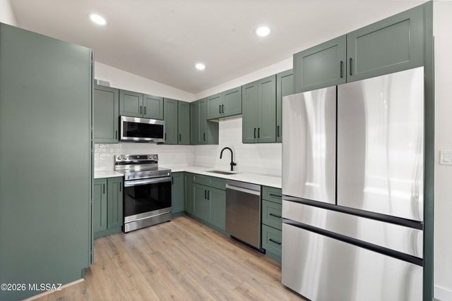 2730 E 10th Street, Tucson, AZ 85716