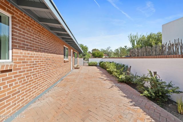 2730 E 10th Street, Tucson, AZ 85716