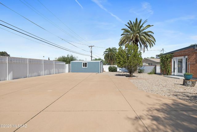 2730 E 10th Street, Tucson, AZ 85716