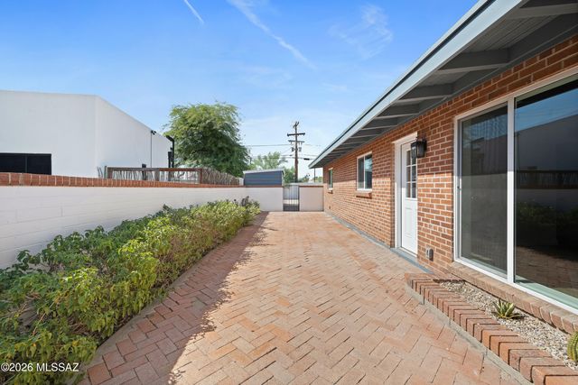 2730 E 10th Street, Tucson, AZ 85716