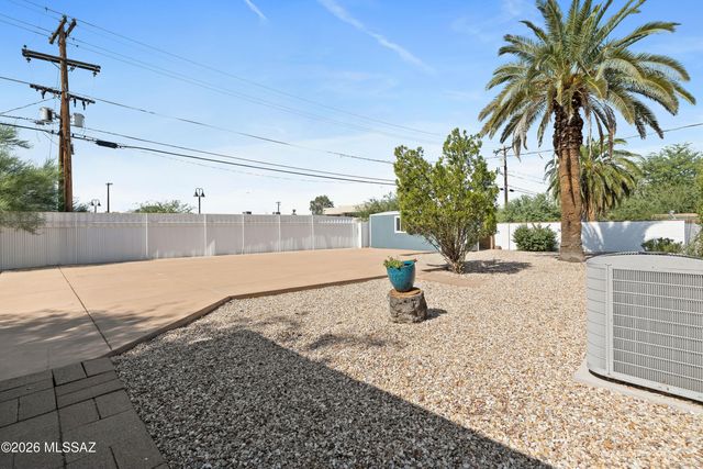 2730 E 10th Street, Tucson, AZ 85716