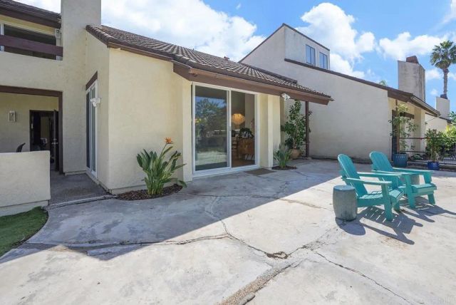 2349 Nicklaus Dr, Oceanside, CA 92056