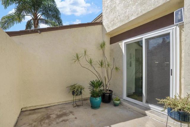 2349 Nicklaus Dr, Oceanside, CA 92056