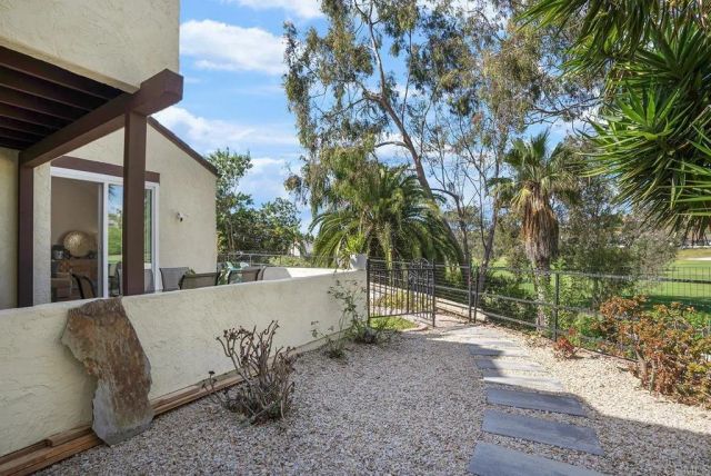 2349 Nicklaus Dr, Oceanside, CA 92056