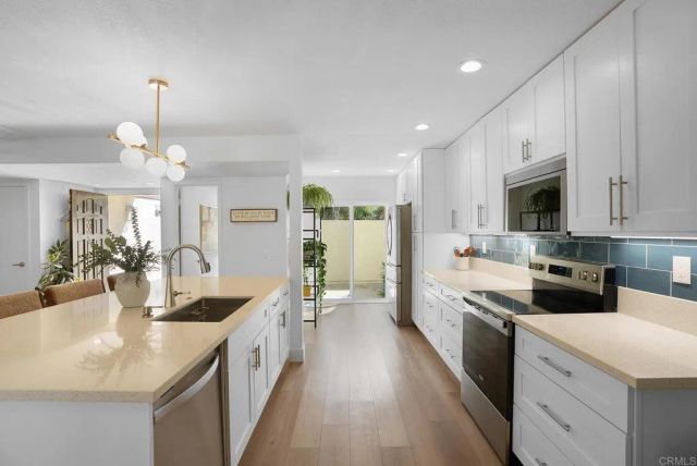 2349 Nicklaus Dr, Oceanside, CA 92056