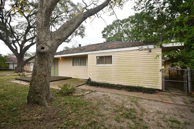 4054 Cheena Drive, Houston, TX 77025