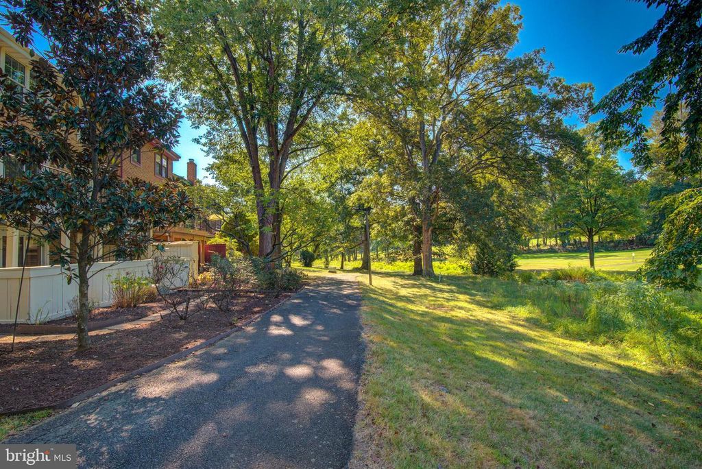 2128 GOLF COURSE DR, Reston, VA 20191