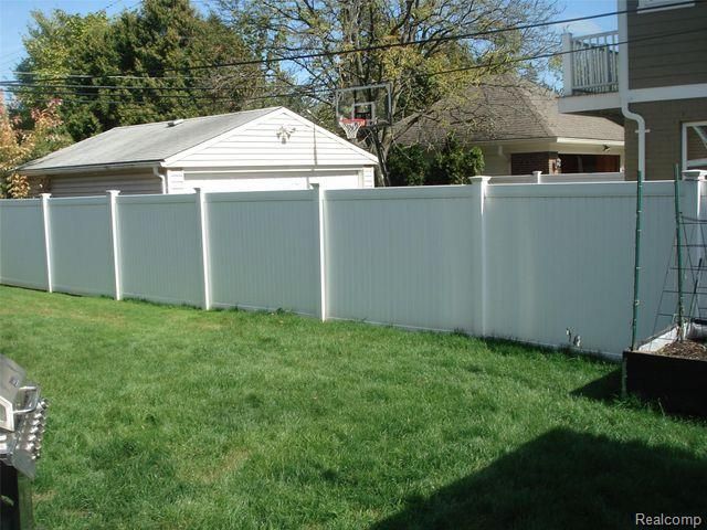 121 Catalpa Drive, Birmingham, MI 48009