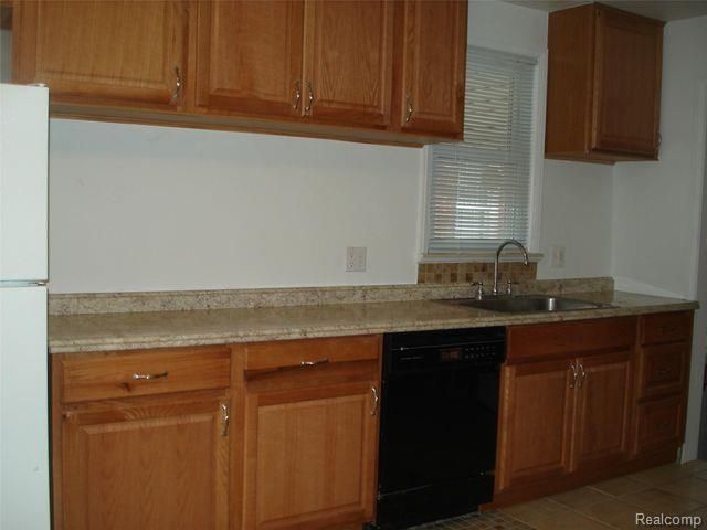121 Catalpa Drive, Birmingham, MI 48009