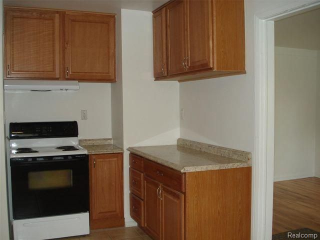 121 Catalpa Drive, Birmingham, MI 48009