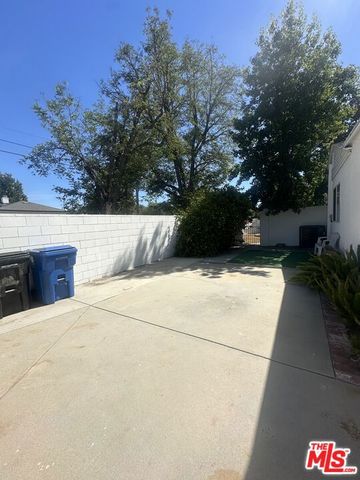 7359 Amestoy Avenue, Los Angeles, CA 91406
