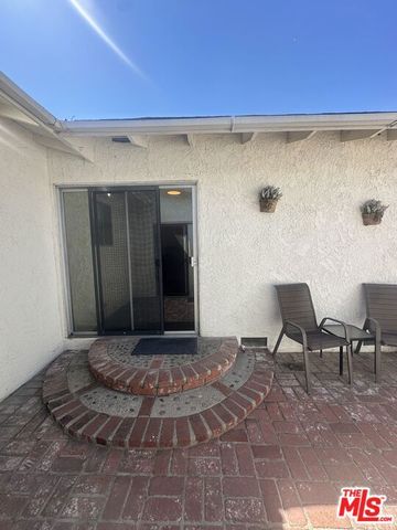 7359 Amestoy Avenue, Los Angeles, CA 91406