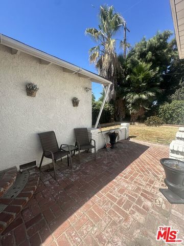 7359 Amestoy Avenue, Los Angeles, CA 91406