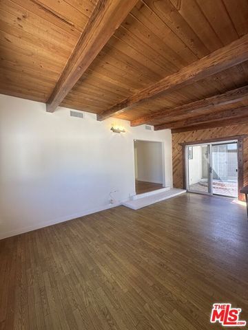 7359 Amestoy Avenue, Los Angeles, CA 91406