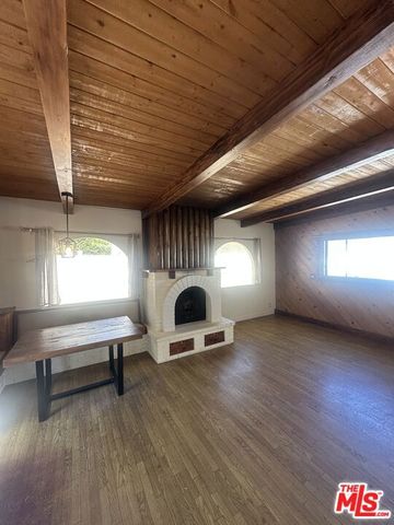 7359 Amestoy Avenue, Los Angeles, CA 91406