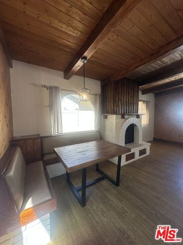 7359 Amestoy Avenue, Los Angeles, CA 91406