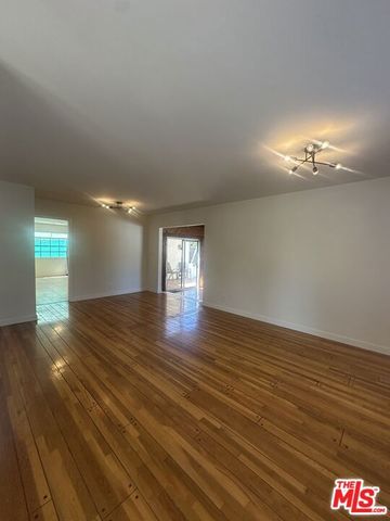 7359 Amestoy Avenue, Los Angeles, CA 91406