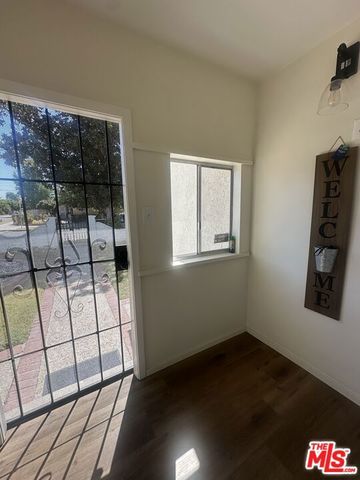 7359 Amestoy Avenue, Los Angeles, CA 91406