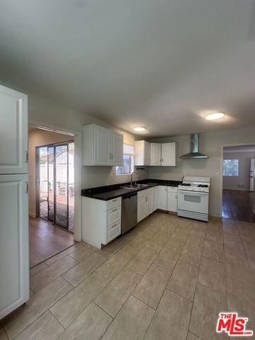 7359 Amestoy Avenue, Los Angeles, CA 91406