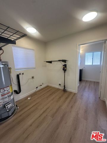 7359 Amestoy Avenue, Los Angeles, CA 91406