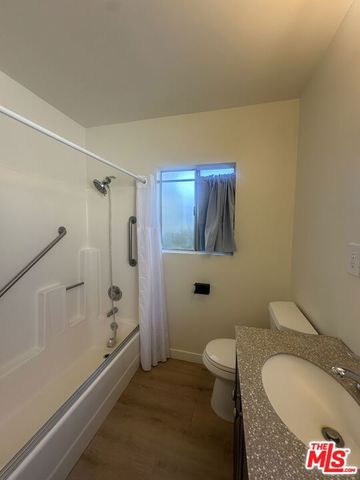 7359 Amestoy Avenue, Los Angeles, CA 91406