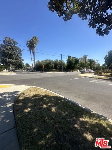 7359 Amestoy Avenue, Los Angeles, CA 91406