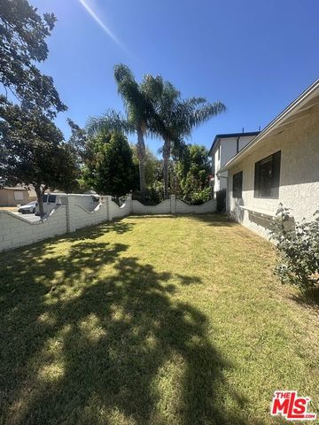 7359 Amestoy Avenue, Los Angeles, CA 91406