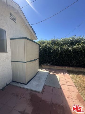 7359 Amestoy Avenue, Los Angeles, CA 91406