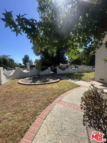 7359 Amestoy Avenue, Los Angeles, CA 91406