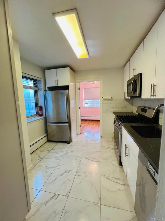 99-10 60th Avenue 5-F, Corona, NY 11368 — photo 3