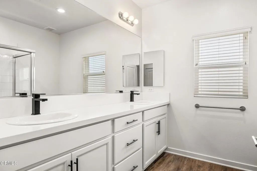 Image 15 of property listing at 307 North F St 201, Oxnard, CA 93030