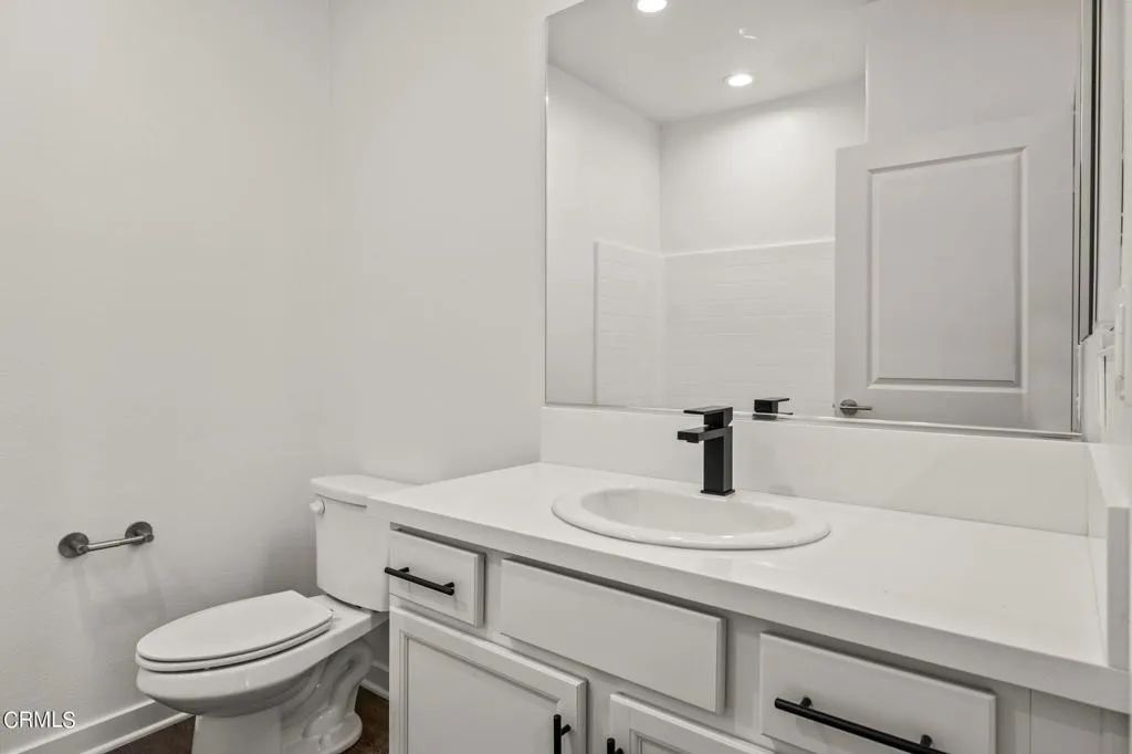 Image 20 of property listing at 307 North F St 201, Oxnard, CA 93030
