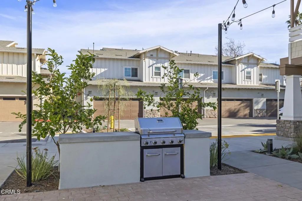 Image 27 of property listing at 307 North F St 201, Oxnard, CA 93030