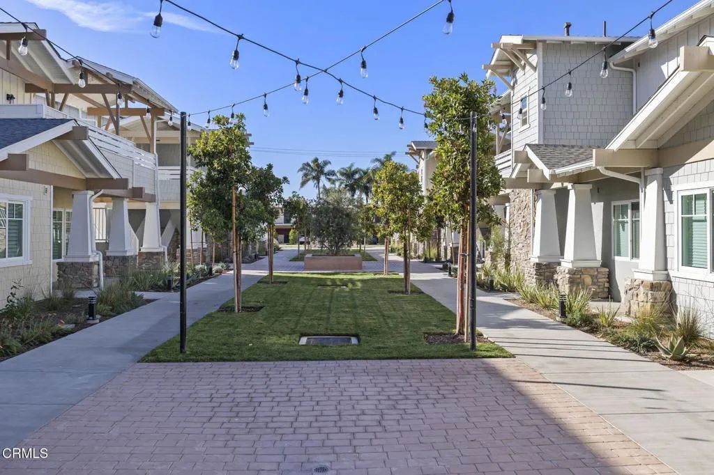 Image 29 of property listing at 307 North F St 201, Oxnard, CA 93030