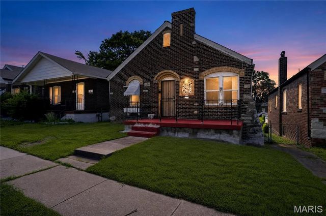 3502 West Place, St Louis, MO 63121