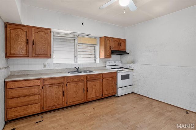 3502 West Place, St Louis, MO 63121