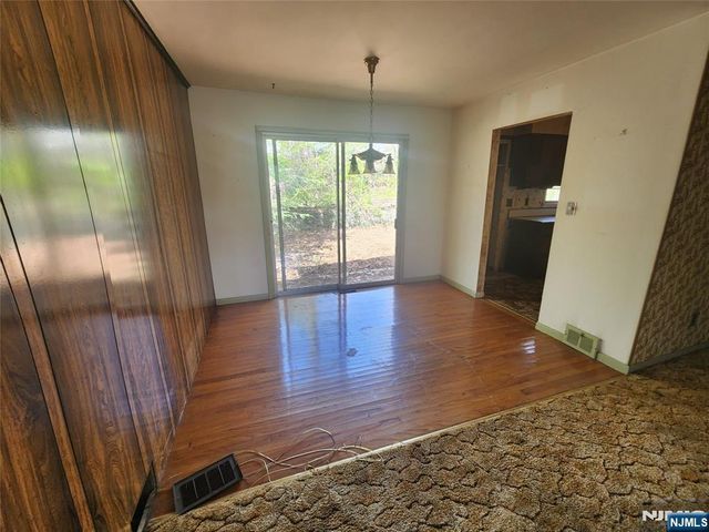 286 Cupsaw Drive, Ringwood, NJ 07456