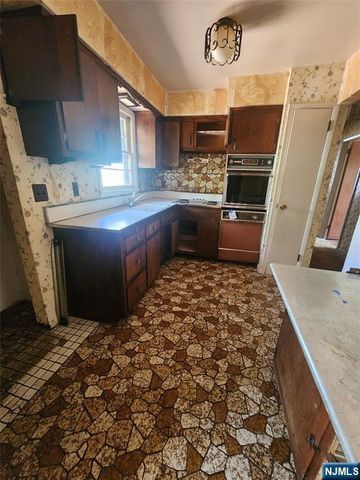 286 Cupsaw Drive, Ringwood, NJ 07456