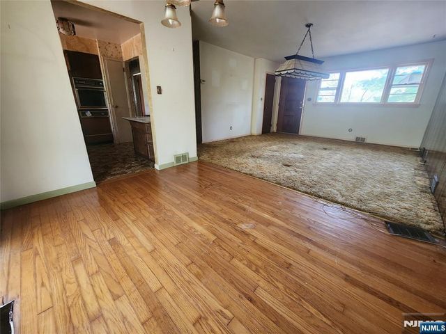 286 Cupsaw Drive, Ringwood, NJ 07456