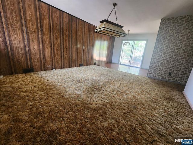 286 Cupsaw Drive, Ringwood, NJ 07456