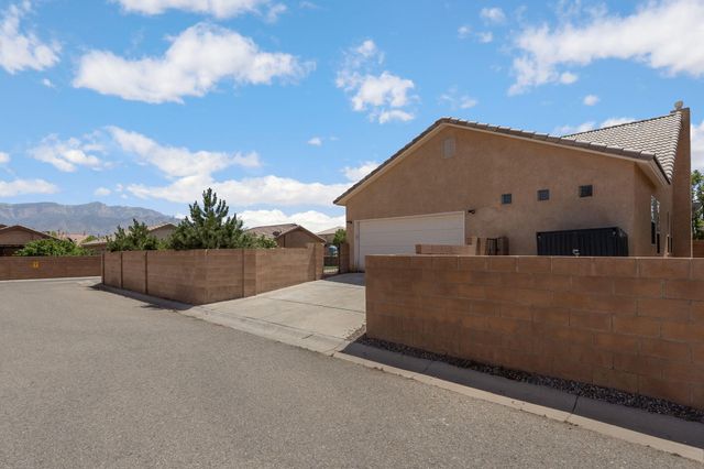 1228 Gray Back Drive, Bernalillo, NM 87004