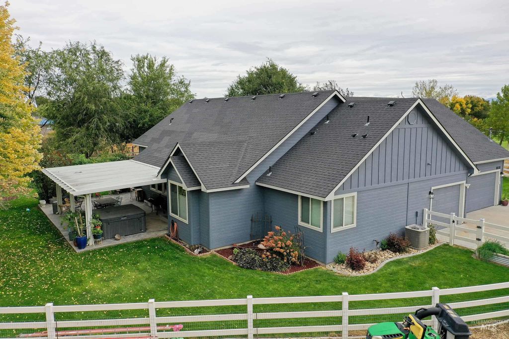 8131 Happy Valley Road, Kuna, ID 83634