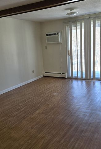 668 Robbins Ave 18, Dracut, MA 01826