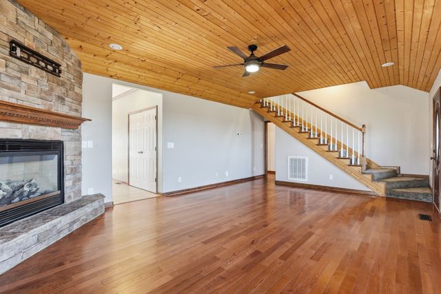 450 Drowning Creek Rd, Crossville, TN 38571