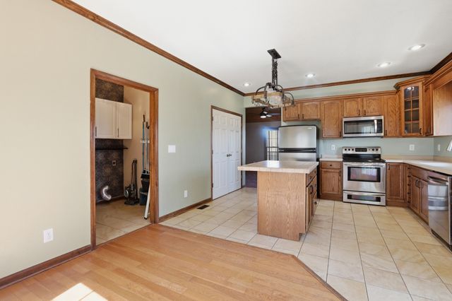 450 Drowning Creek Rd, Crossville, TN 38571