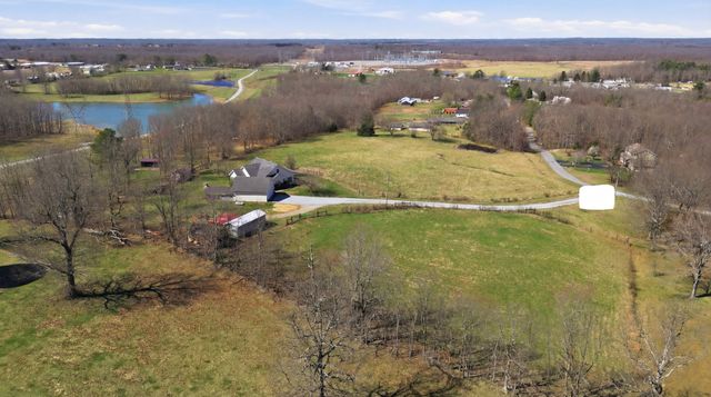 450 Drowning Creek Rd, Crossville, TN 38571