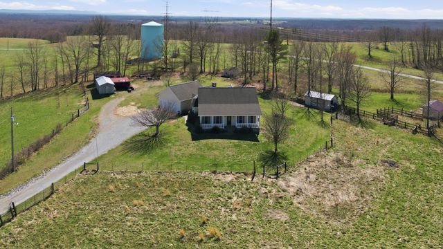450 Drowning Creek Rd, Crossville, TN 38571