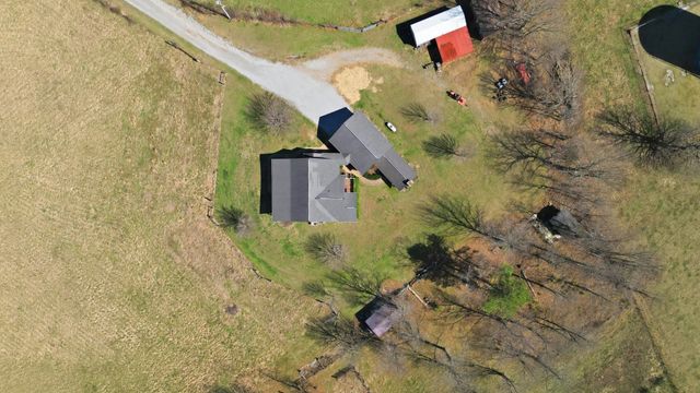 450 Drowning Creek Rd, Crossville, TN 38571