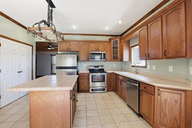 450 Drowning Creek Rd, Crossville, TN 38571