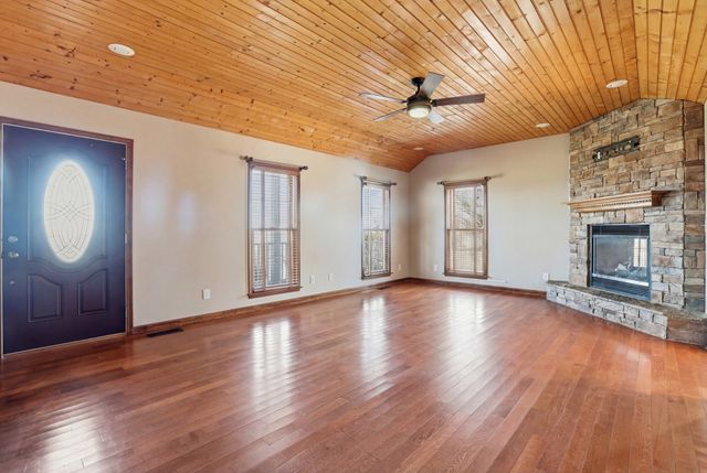 450 Drowning Creek Rd, Crossville, TN 38571